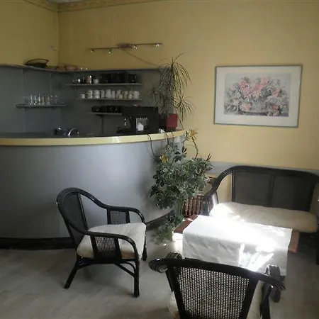 Central Hotel Saint-Priest (Rhone)