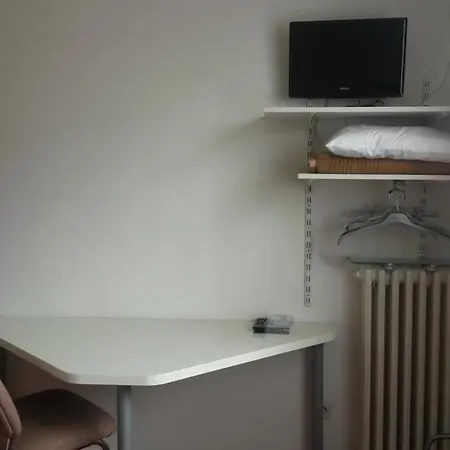 Central Hotel 2*