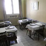 Central Hotel فندق