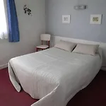 Central Hotel 2*
