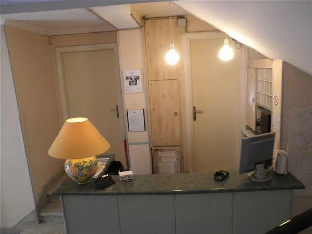 Hotel Central Hotel 2*
