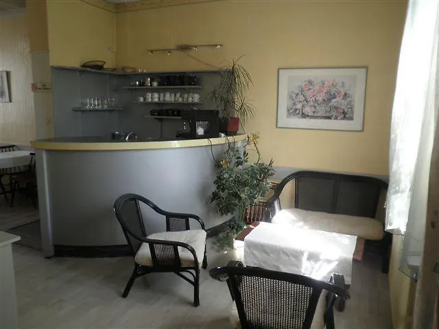 Central Hotel Saint-Priest (Rhone)
