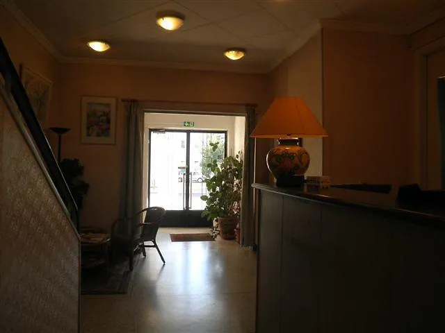 Central Hotel Hotel 2*